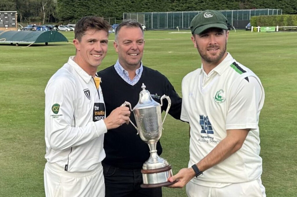 Former Berkshire captain Dan Lincoln has signed for Staffordshire.