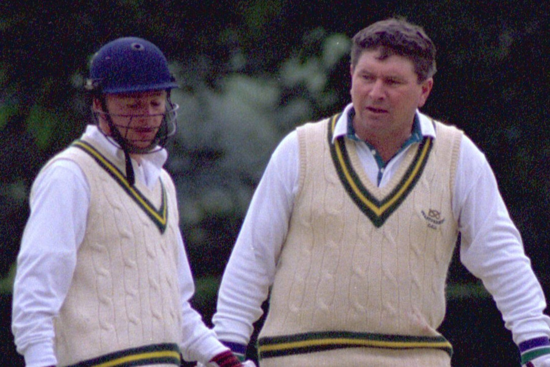 STAFFORDSHIRE V LINCOLNSHIRE
Picture shows Staffs batsman Richard Harvey and captain Steve Dean found it tough going.

photo DAVE RANDLE